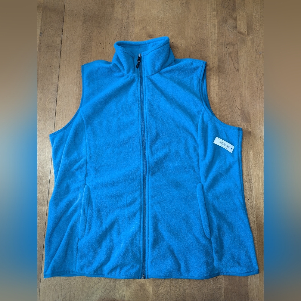 3/$14 NWT Fleece Vest